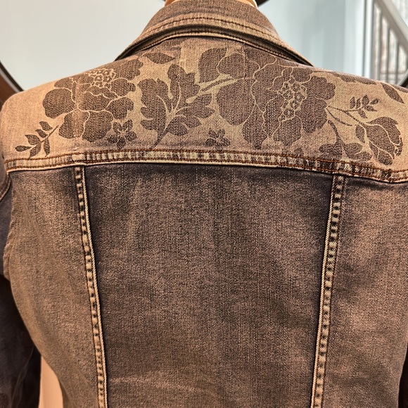 Desigual Denim Embroidered Embellishment jacket. Size 38 - Picture 6 of 9